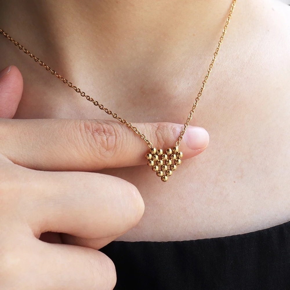 18k Gold Plated Heart Choker Pendant Necklace - Picture 4 of 8
